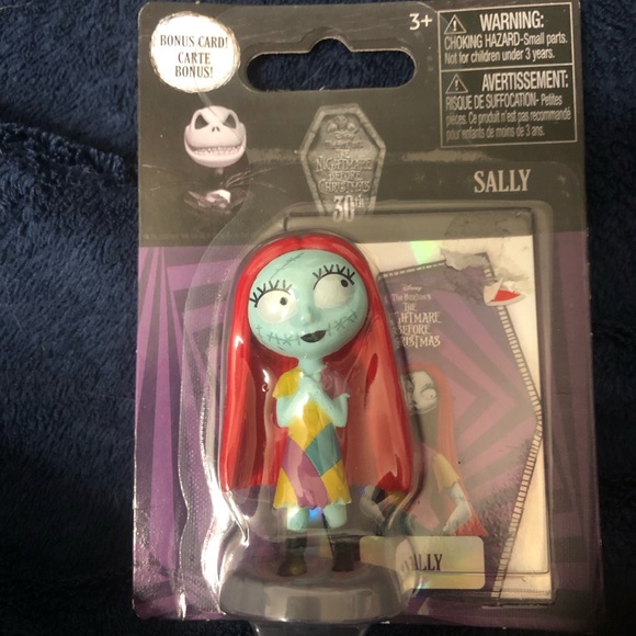Nightmare Before Christmas Figurine Set with Bonus Card - Picture 4 of 8